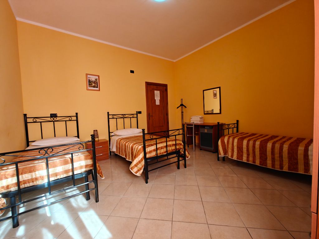 Triple room at B&B Al Cedir 2