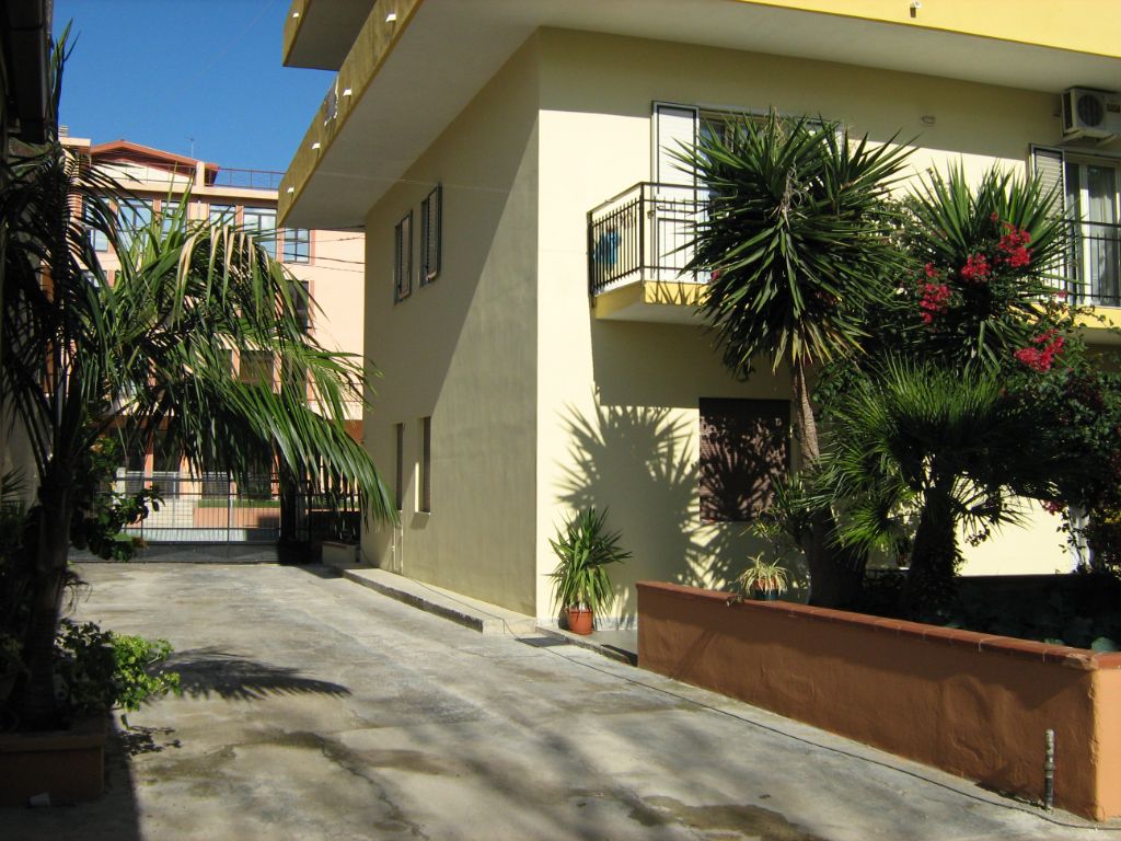 Free parking at B&B Al Cedir 2